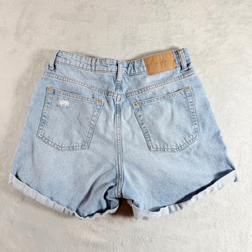 H&M HM Ultra High Waist Mom Shorts Light Blue Distressed Denim Cuffed Size 8 - Picture 2 of 9